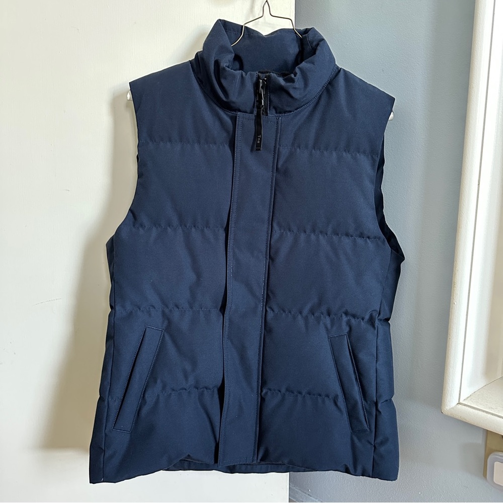 Aritzia TNA Powder Parka Vest
